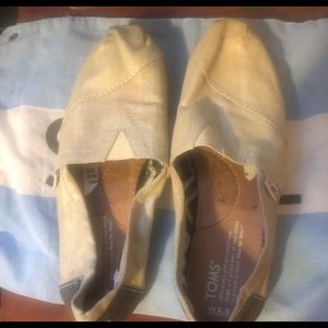 Tom  slip on shoes like new.